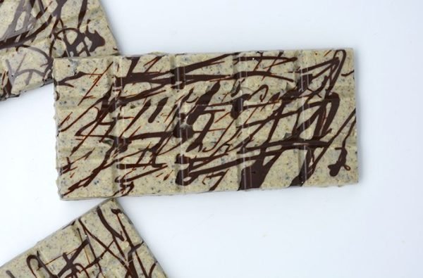 cookies-cream-dreams-bar-2-600x395-1.jpg COOKIES & CREAM DREAMS BAR